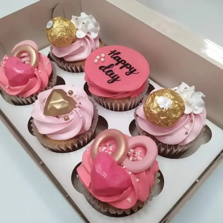Cupcakes personalizados,decoracion Fondant y Crema, Elaborado por Pasteleria Capital Tarta  