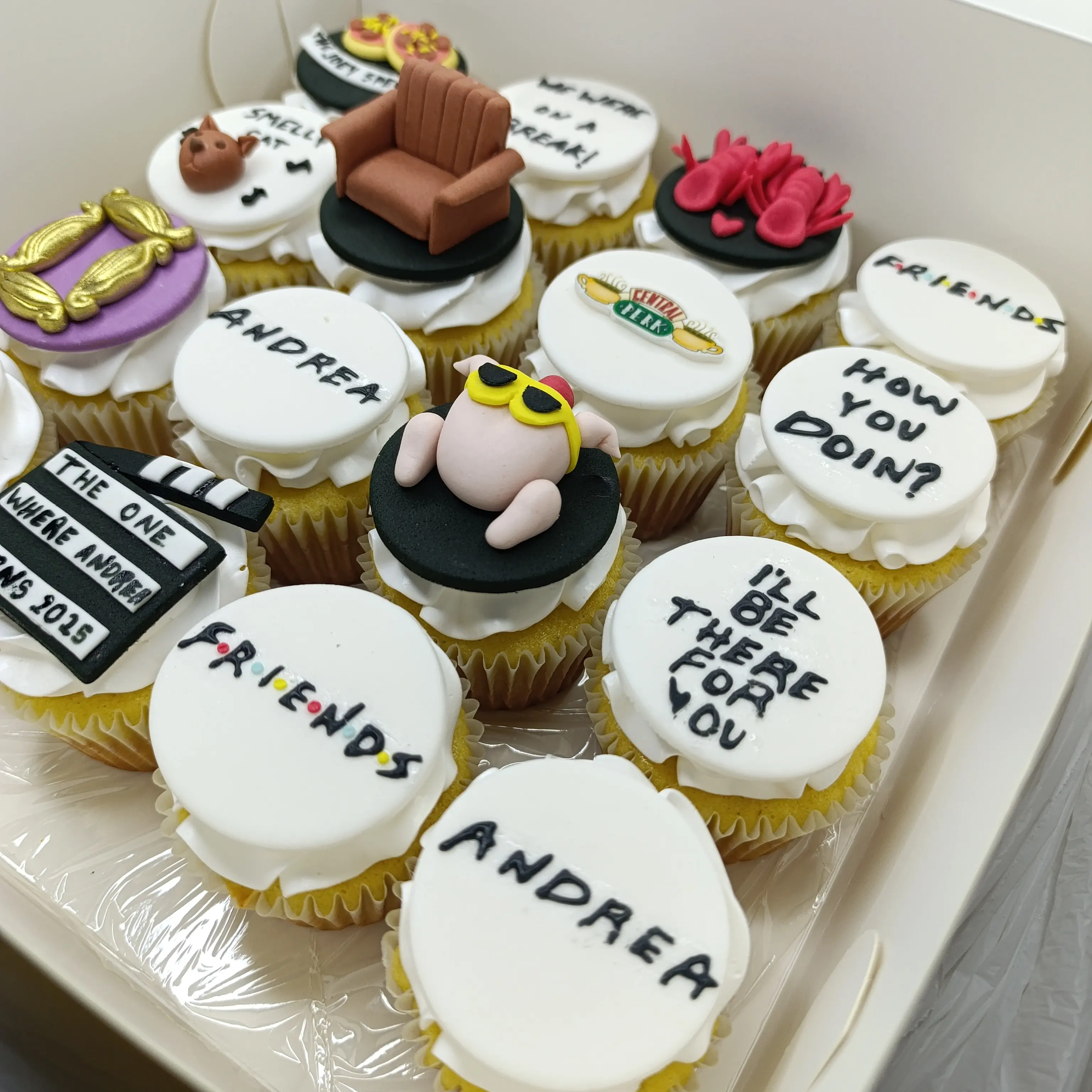 Cupcakes personalizados,decoracion Fondant y Crema, Elaborado por Pasteleria Capital Tarta 