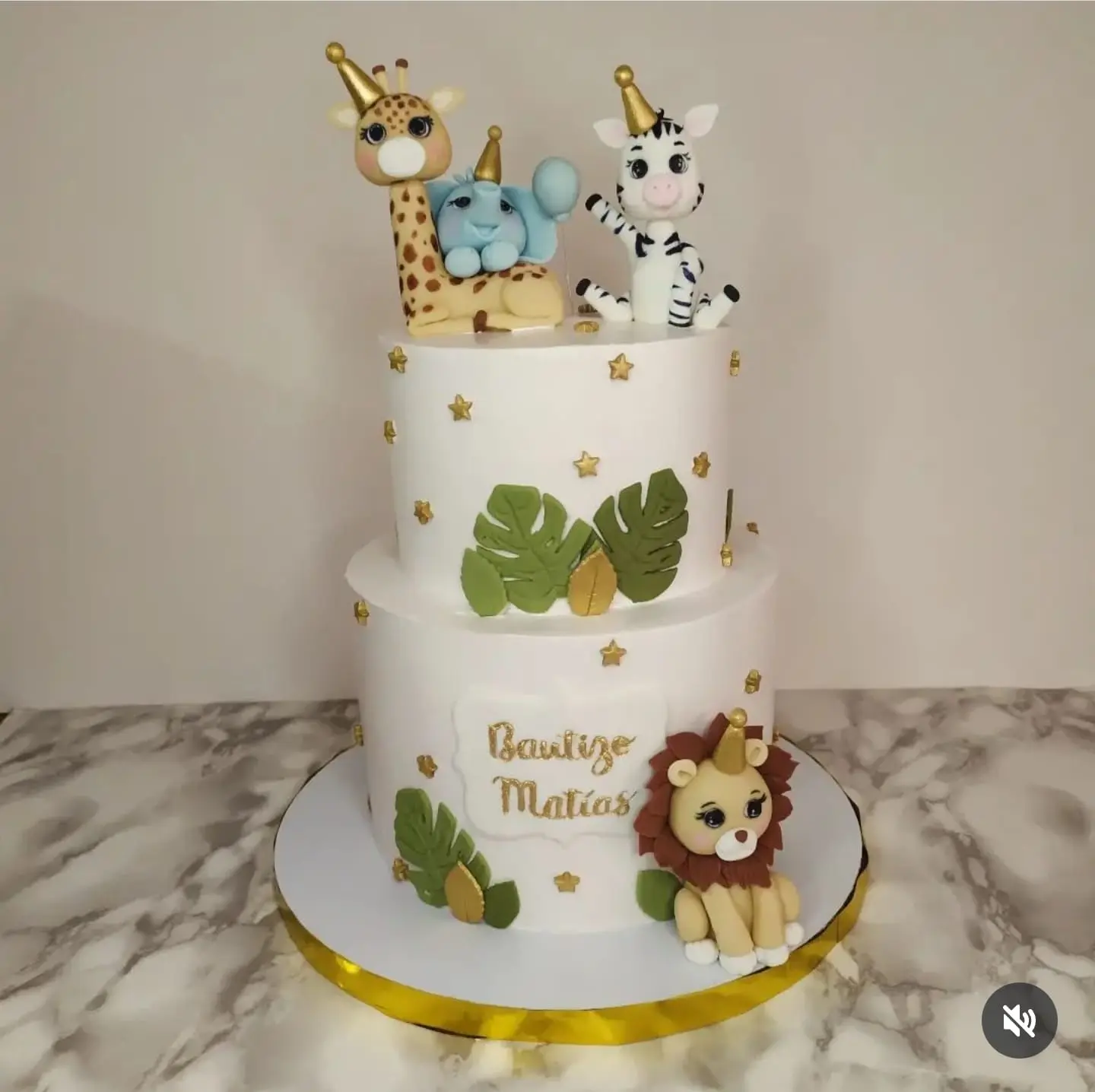 Pastel de Bautizo, detalles en Fondant, animalitos de la selva   , elaborado por Pasteleria Capital Tarta  