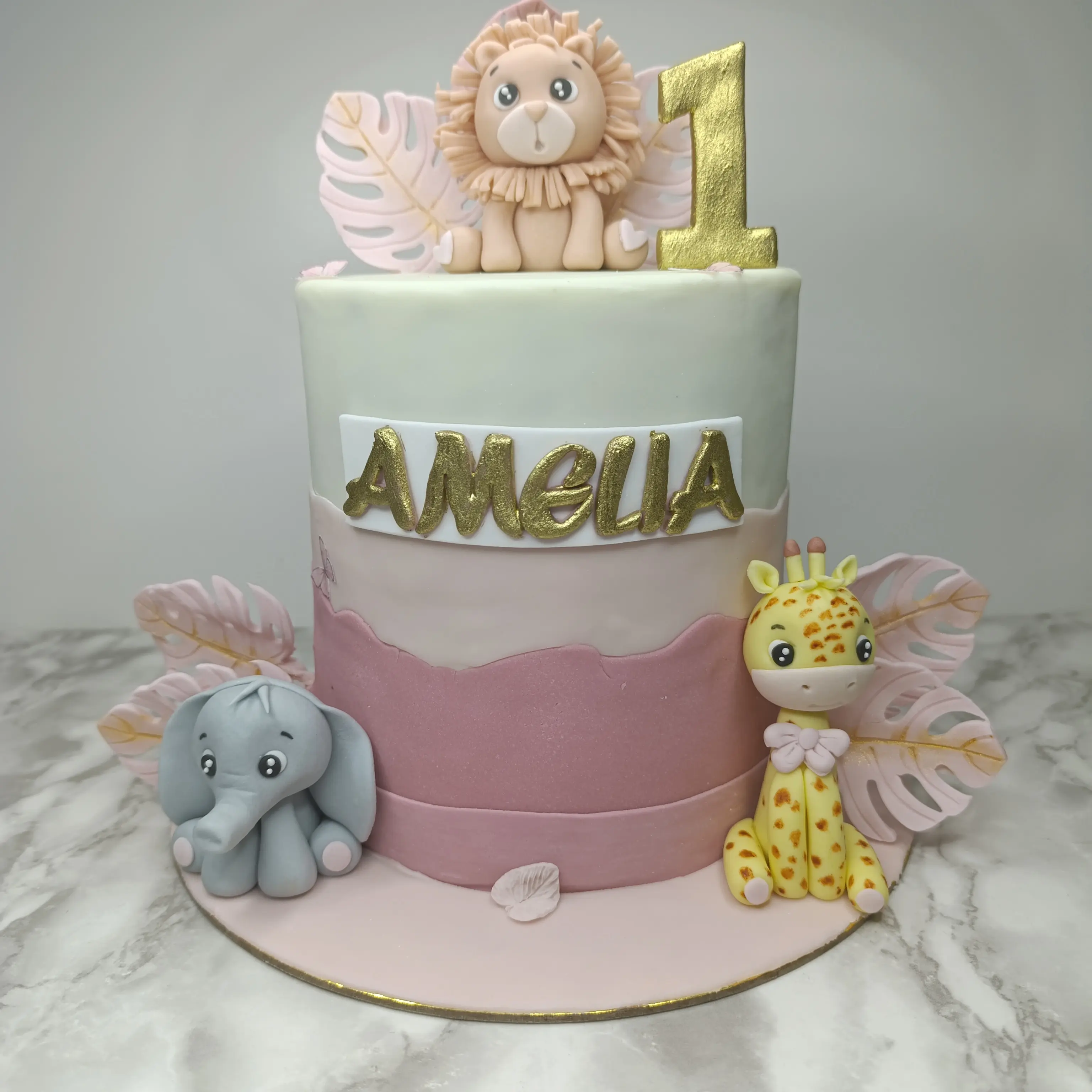 Pastel personalizado , para fiesta infantil , tematica de animalitos de la Selva, elaborado por pasteleria Capital Tarta
