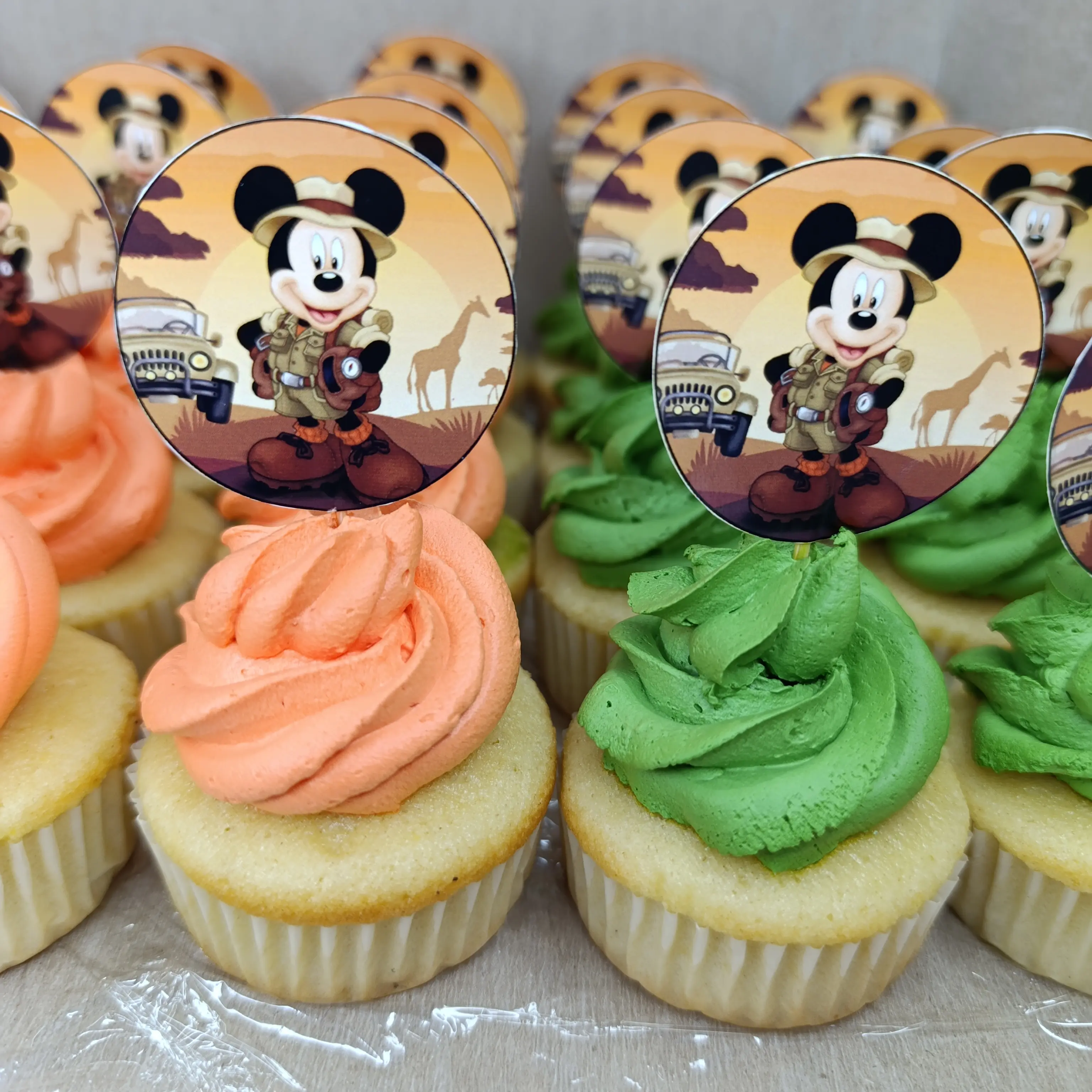 Minicupcakes, mesa de postres , elaborado por Capital Tarta 