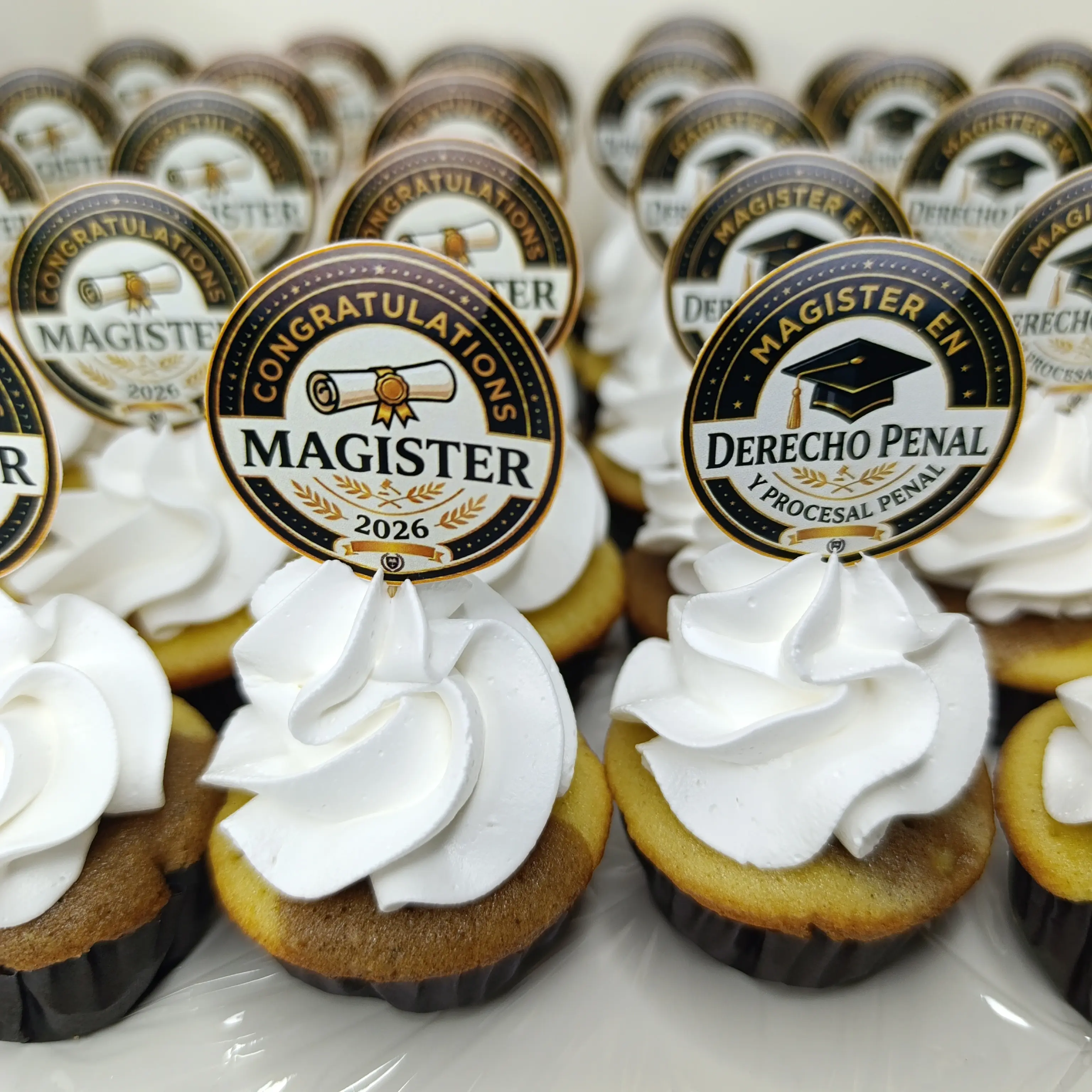 Minicupcakes, mesa de postres , elaborado por Capital Tarta 